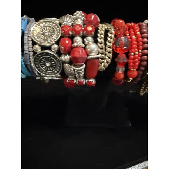 Lot of 17 Mixed Bracelets Bangles Stretch Leather Stone Wrap Wear or Resell - Picture 13 of 16